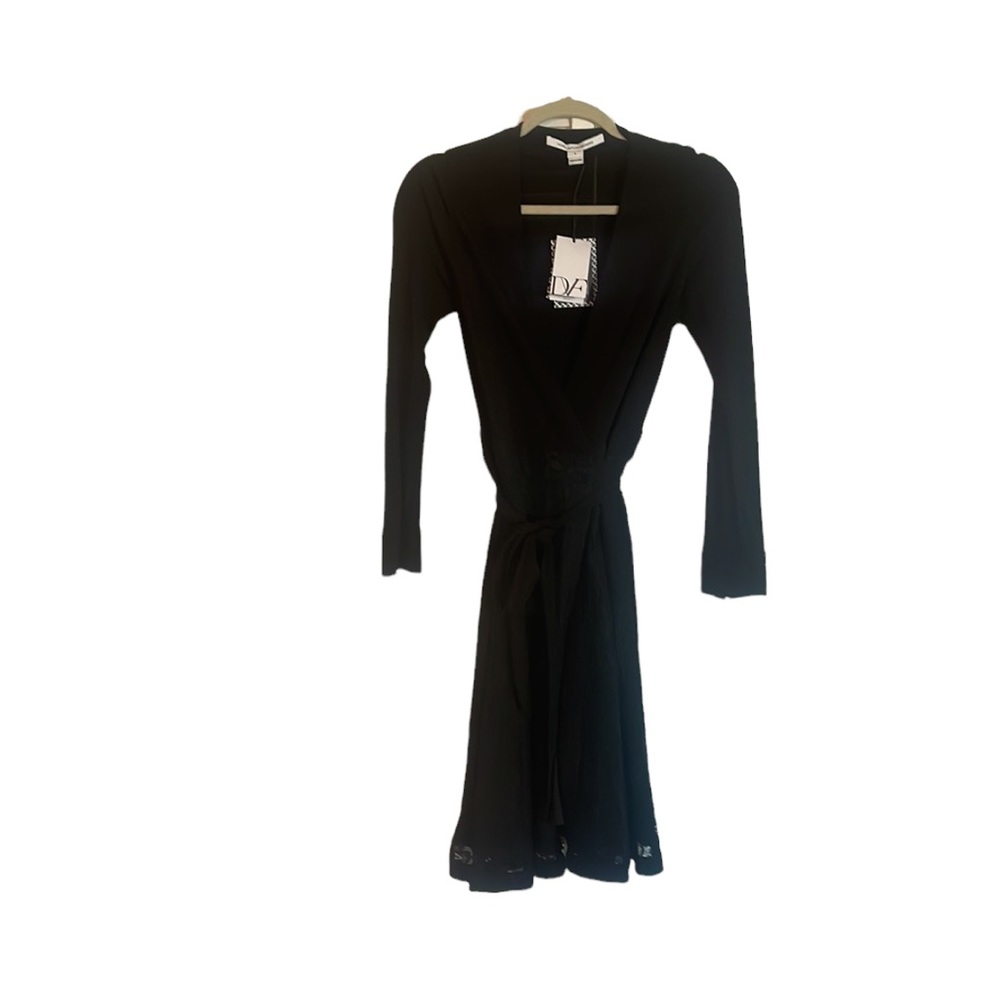 NWT DVF (Diane VonFurstenberg) Black Amelia Lace Wrap Dress Size 6